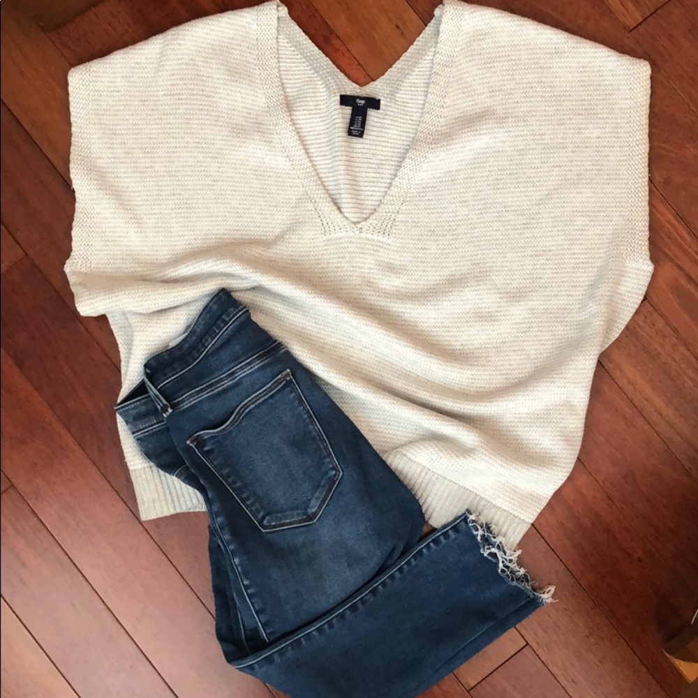 Gap Knit Sleeveless Knit Sweater V-neck Size XS
